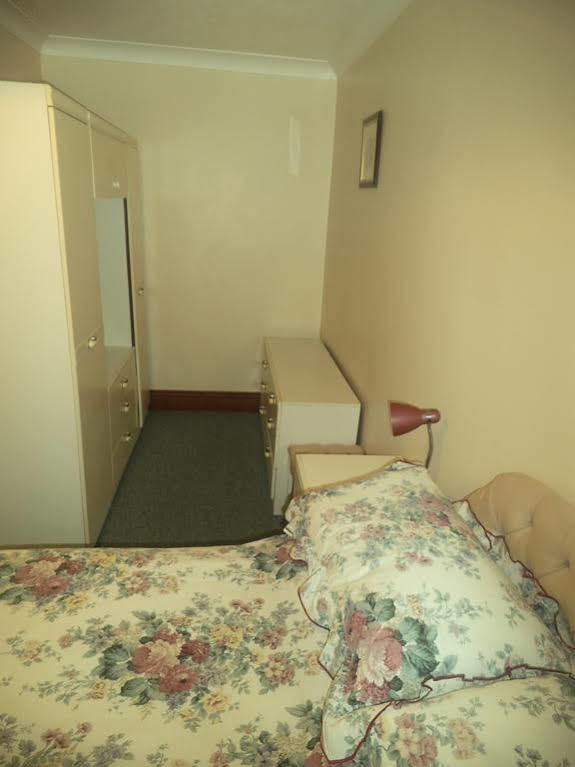 פול Quayside Close Holiday Apartments מראה חיצוני תמונה